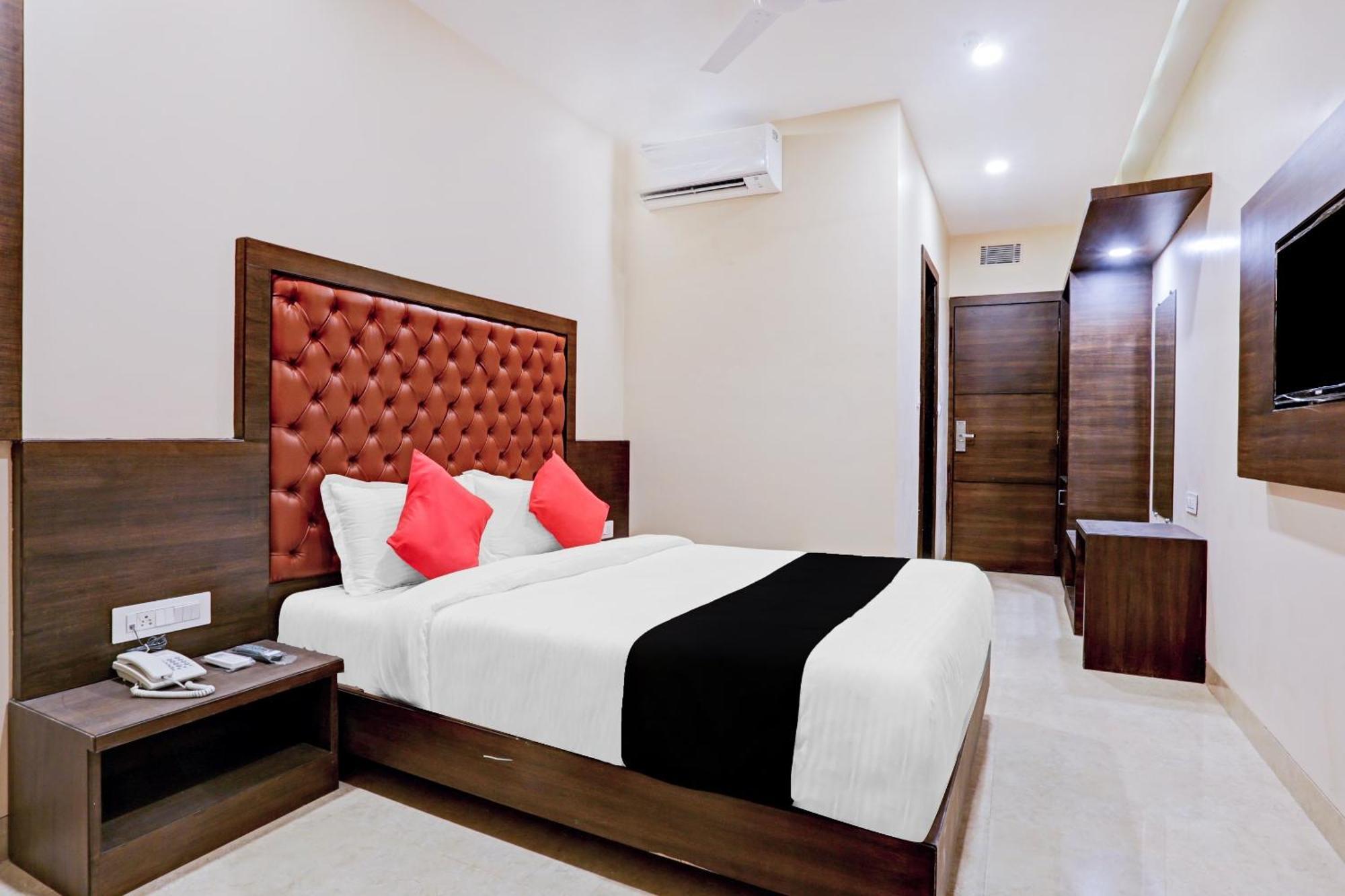 Capital O 80951 Hotel Vertigo Suite Мумбаї Екстер'єр фото