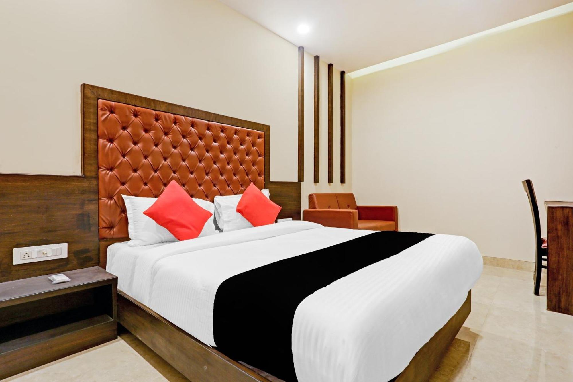 Capital O 80951 Hotel Vertigo Suite Мумбаї Екстер'єр фото