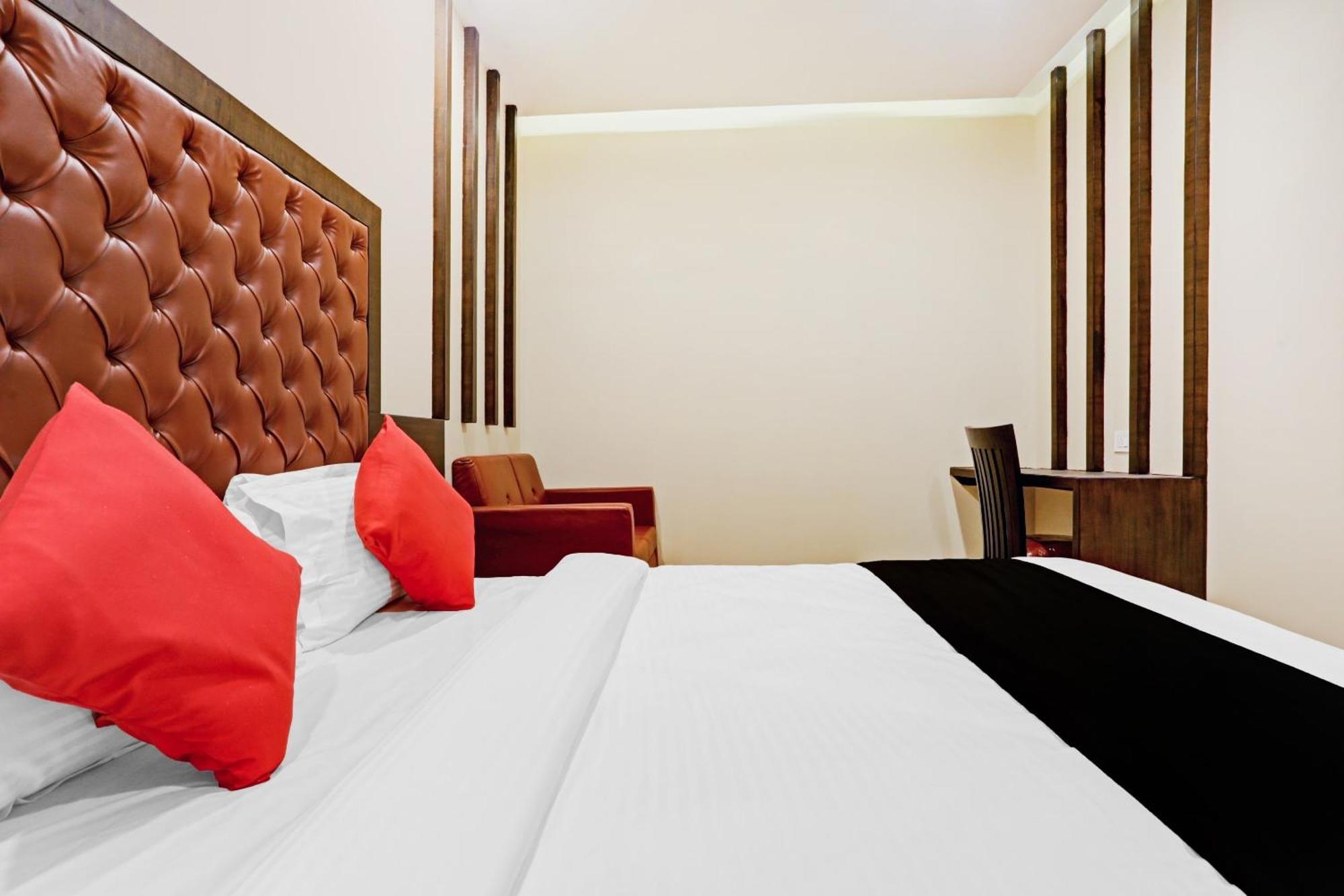 Capital O 80951 Hotel Vertigo Suite Мумбаї Екстер'єр фото