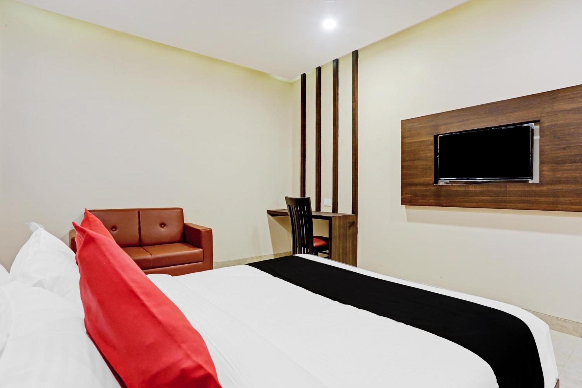 Capital O 80951 Hotel Vertigo Suite Мумбаї Екстер'єр фото