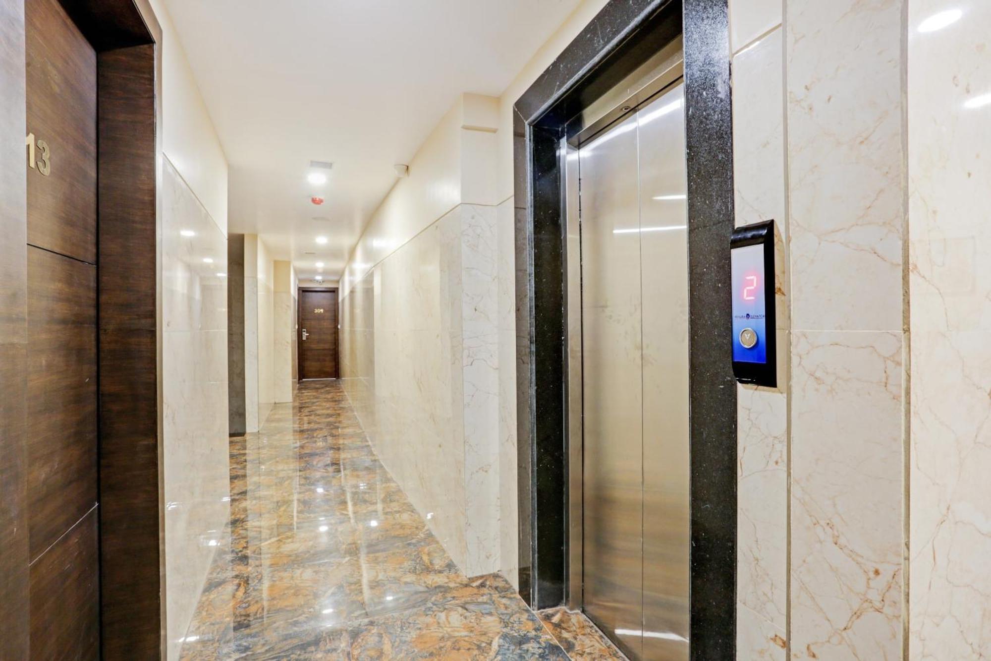 Capital O 80951 Hotel Vertigo Suite Мумбаї Екстер'єр фото